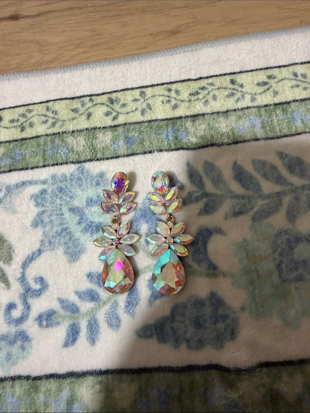 & Other Stories Iridescent Teardrop Crystal Dangle Earrings